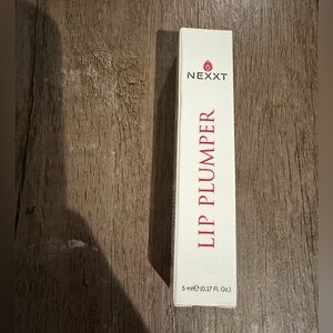 Nexxt Lip Plumper - Red